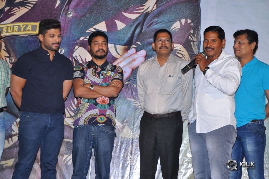 Army-People-Watching-Naa-Peru-Surya-Naa-illu-India-Movie-Photos